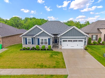 3035 Bridlewood Ln, New Albany, IN 47150