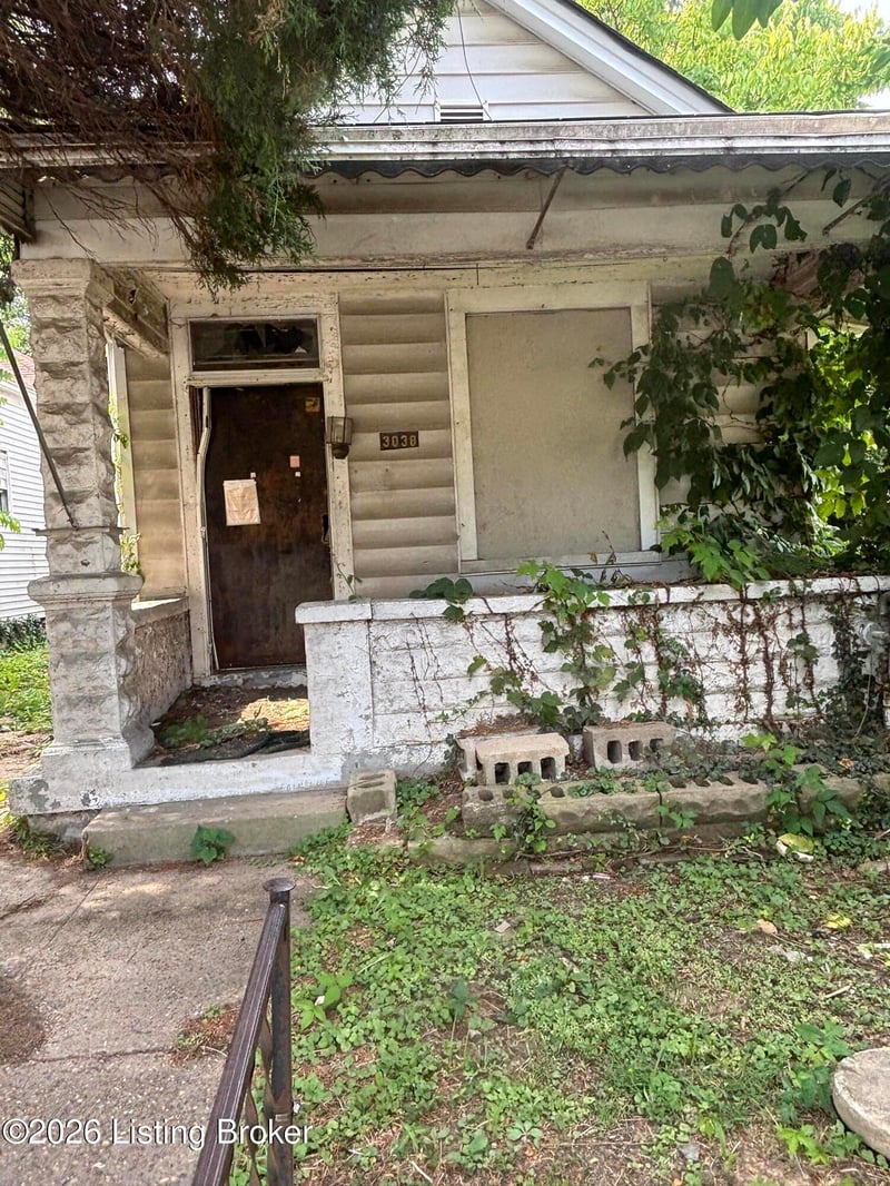 3038 Greenwood Ave, Louisville, KY 40211