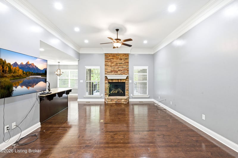 304 Hidden Falls Dr, Mt Washington, KY 40047