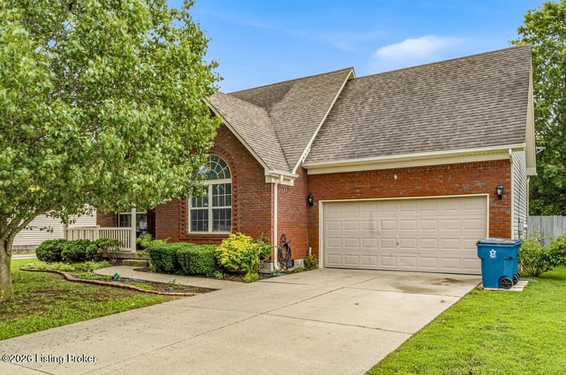304 Madison Rae Blvd, Shepherdsville, KY 40165