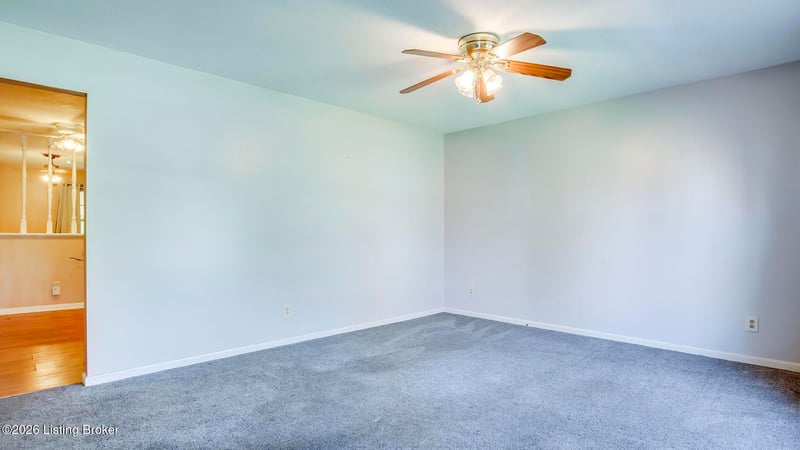 304 Patriot Ct, Louisville, KY 40214