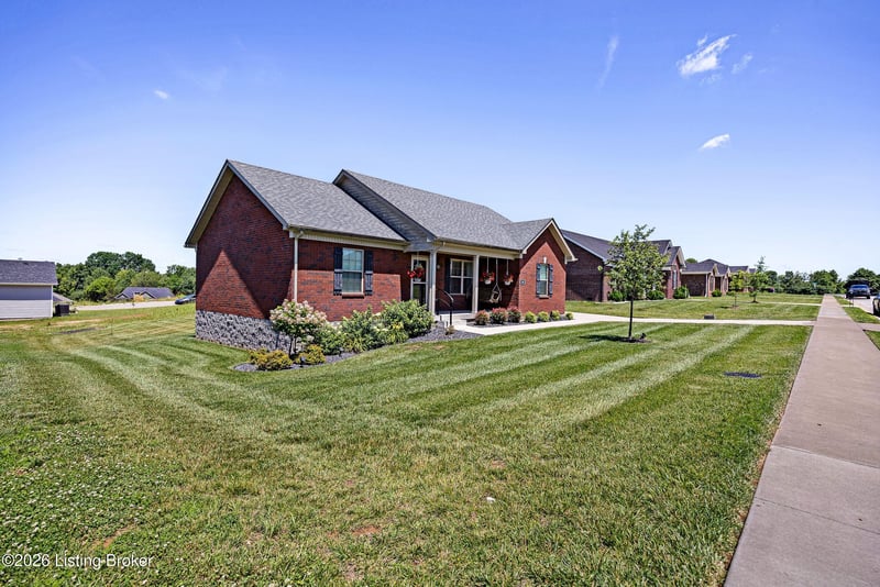 305 Oak Hill Ct, Bardstown, KY 40004