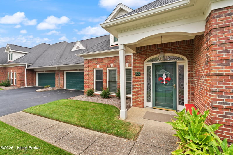 305 Westgate Terrace Ct, Louisville, KY 40207