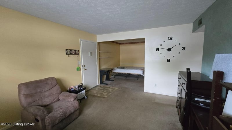 306 Chanel Ct #APT 4, Louisville, KY 40218