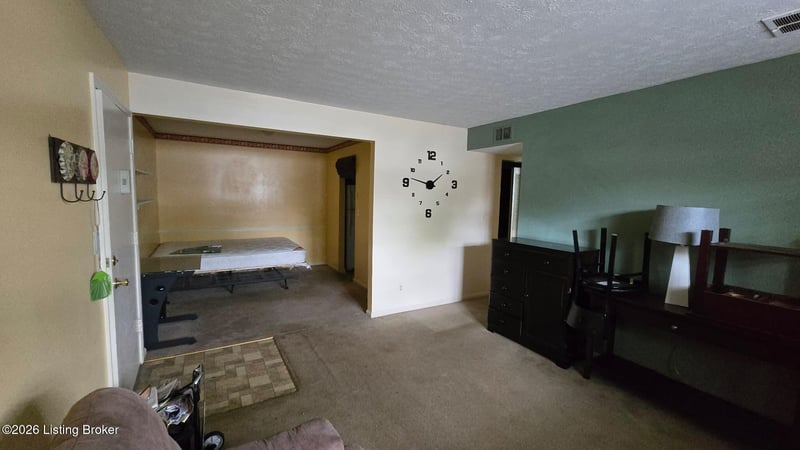 306 Chanel Ct #APT 4, Louisville, KY 40218