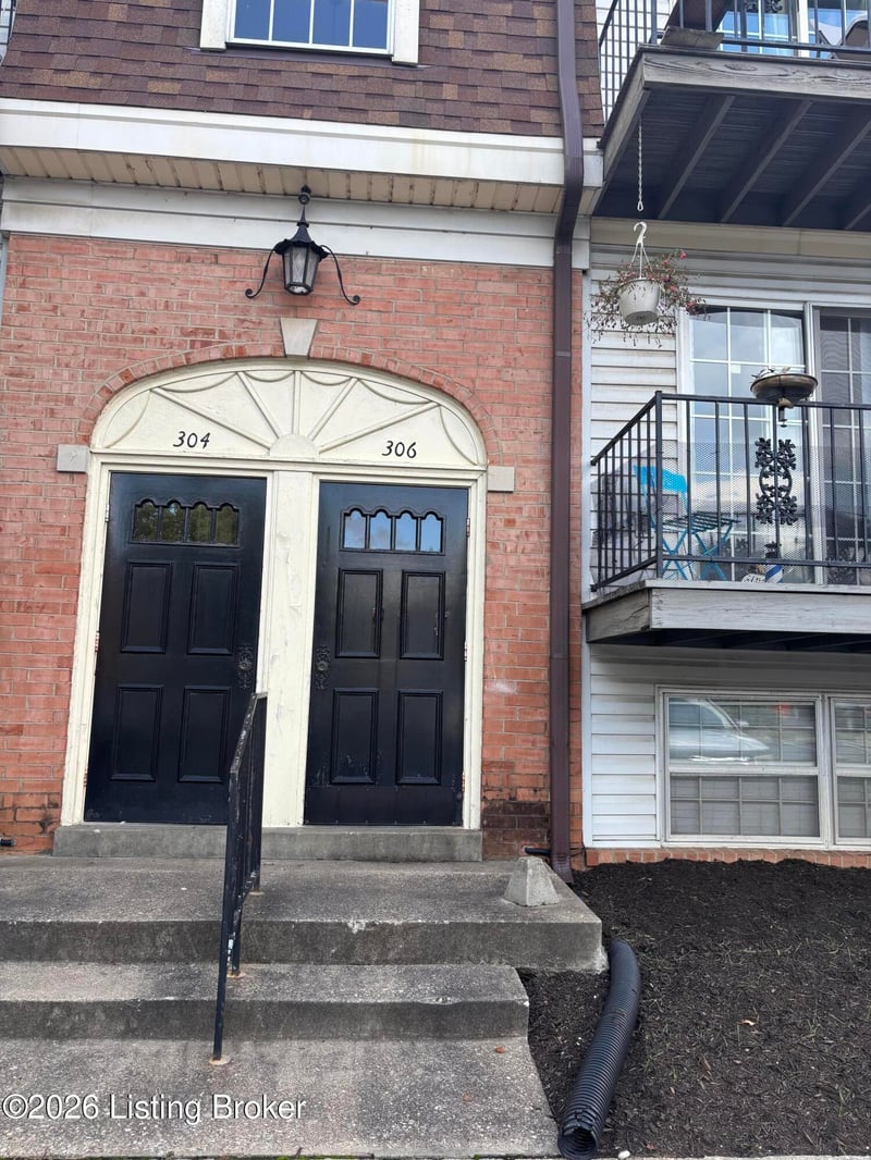 306 Chanel Ct #APT 4, Louisville, KY 40218