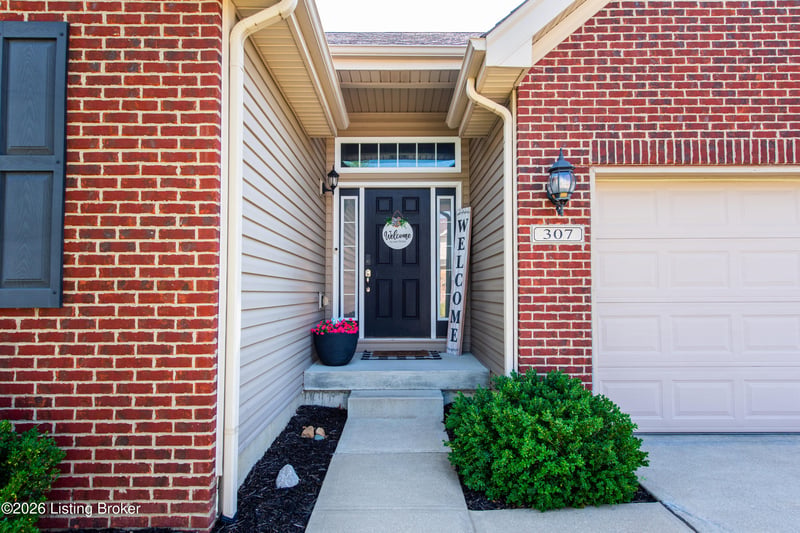 307 Brookfield View Dr, Louisville, KY 40245