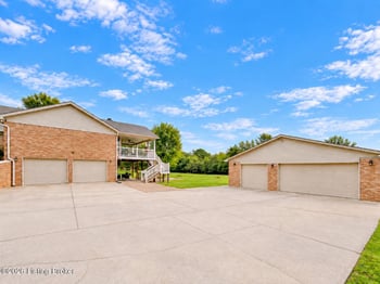 307 Laverne Ct, Mt Washington, KY 40047