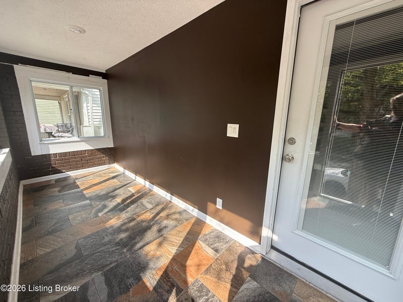 307 S 28th St, Louisville, KY 40212