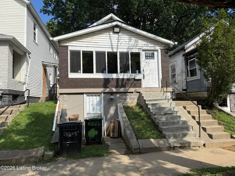 307 S 28th St, Louisville, KY 40212