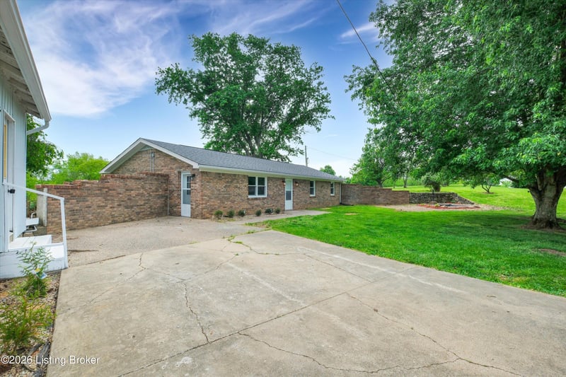 3070 Ashes Creek Ln, Bloomfield, KY 40008