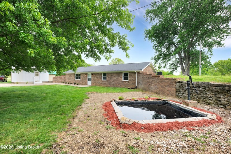 3070 Ashes Creek Ln, Bloomfield, KY 40008