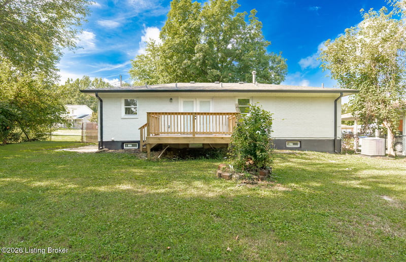 309 Chieftain Dr, Louisville, KY 40118