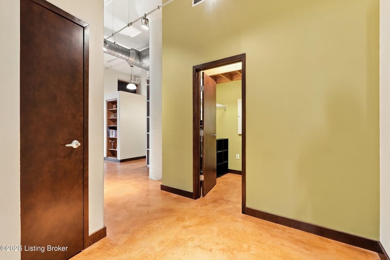 309 E Market St #204, Louisville, KY 40202