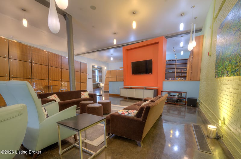 309 E Market St #313, Louisville, KY 40202