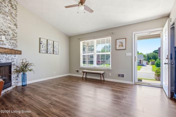 3107 Pine Trace Ct, Louisville, KY 40272