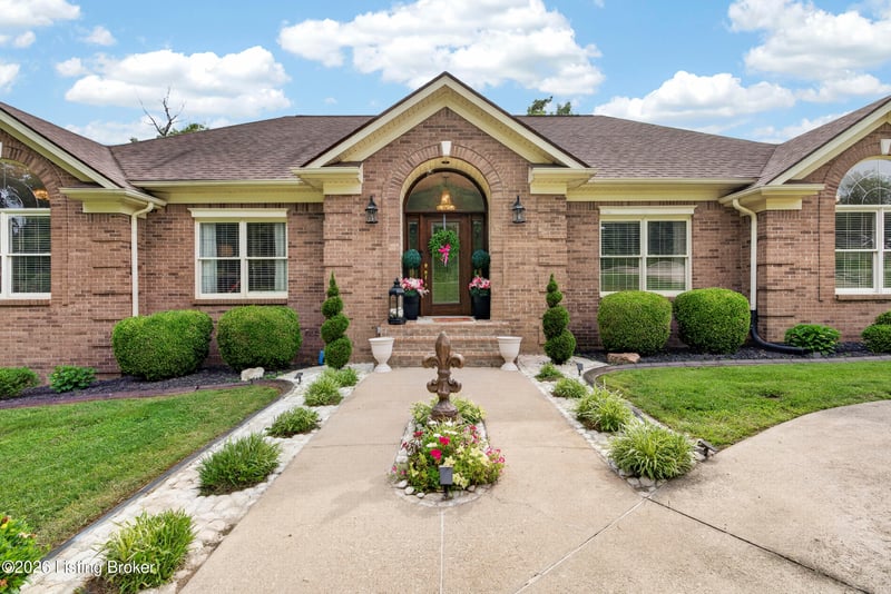 311 Creekwood Dr, Bardstown, KY 40004