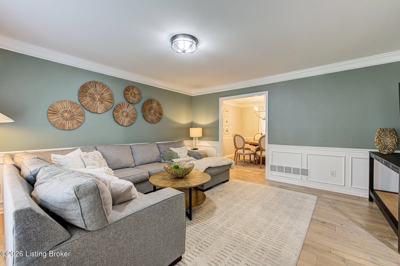 311 Lake Forest Pkwy, Louisville, KY 40245