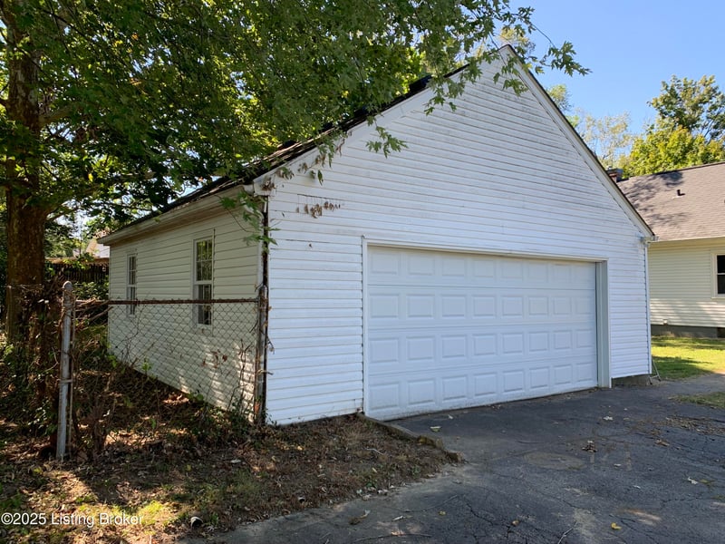 311 Maple Ct, La Grange, KY 40031