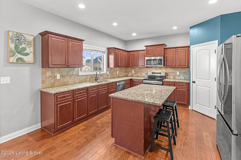 311 Merlot Ct, Vine Grove, KY 40175
