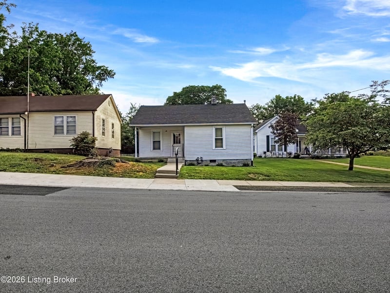 311 W Washington St, Munfordville, KY 42765