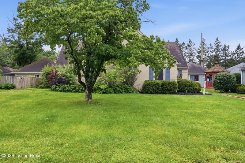 3110 Bushmill Pk, Louisville, KY 40241