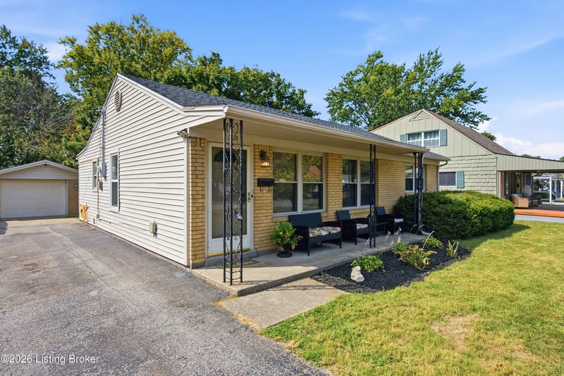 3118 Commander Dr, Louisville, KY 40220