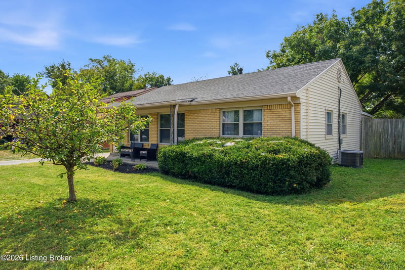 3118 Commander Dr, Louisville, KY 40220