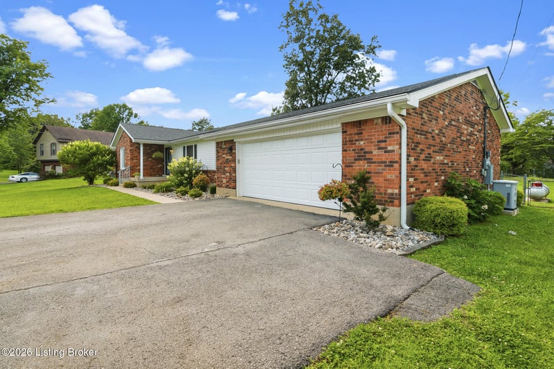 312 Homeview Dr, Brandenburg, KY 40108