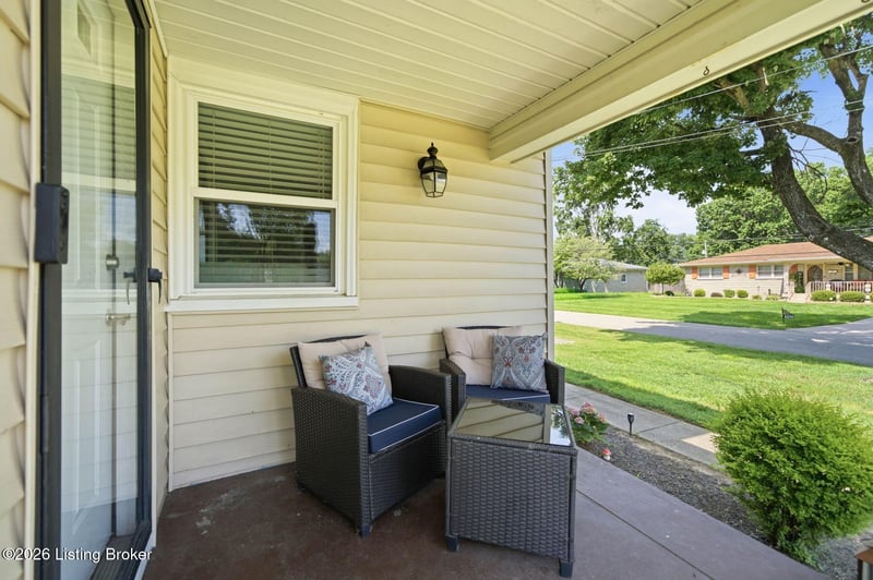 3120 S Crums Ln, Louisville, KY 40216