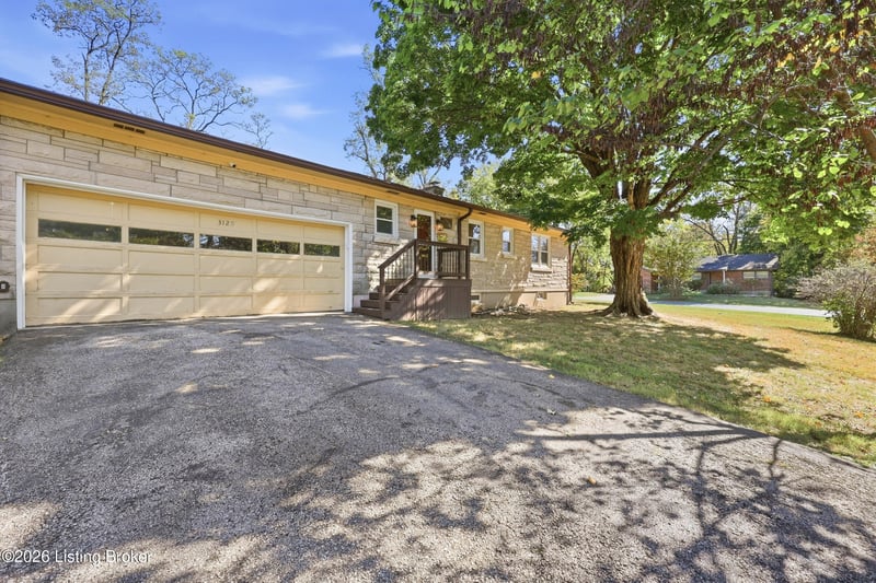3129 Hewitt Ave, Houston Acres, KY 40220