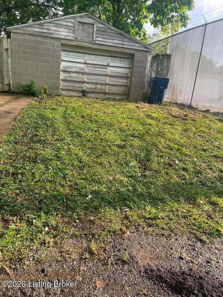 3133 Del Park Ter, Louisville, KY 40211