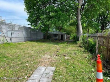 3133 Del Park Ter, Louisville, KY 40211