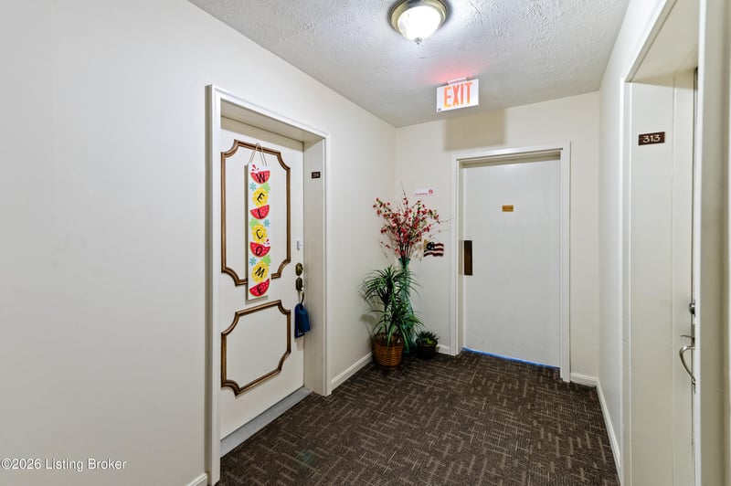 314 El Conquistador Pl, Louisville, KY 40220
