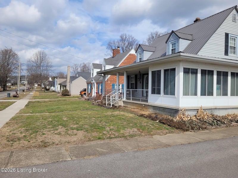 315 9th St, Carrollton, KY 41008