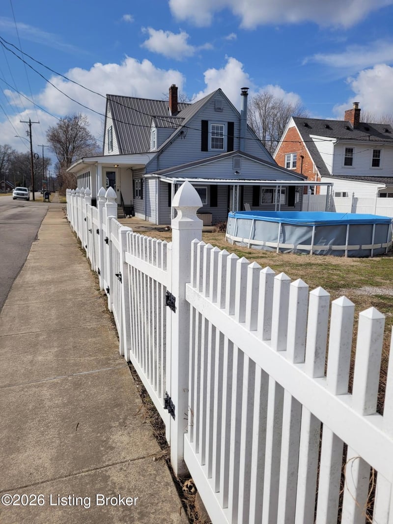 315 9th St, Carrollton, KY 41008