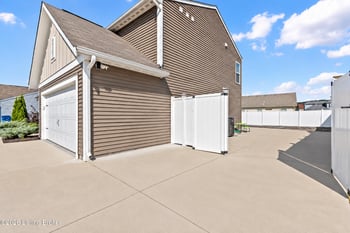 315 Boulders West Dr, Shepherdsville, KY 40165