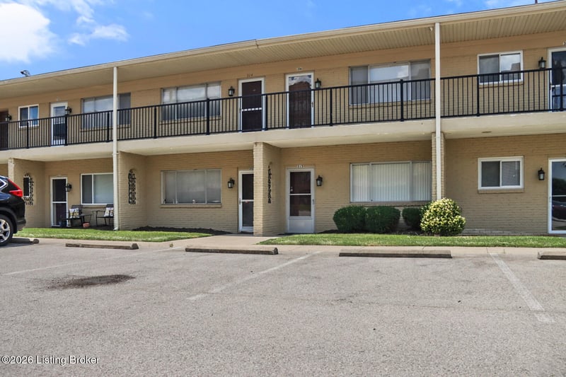 316 Casa Bella Ct #316, Louisville, KY 40220