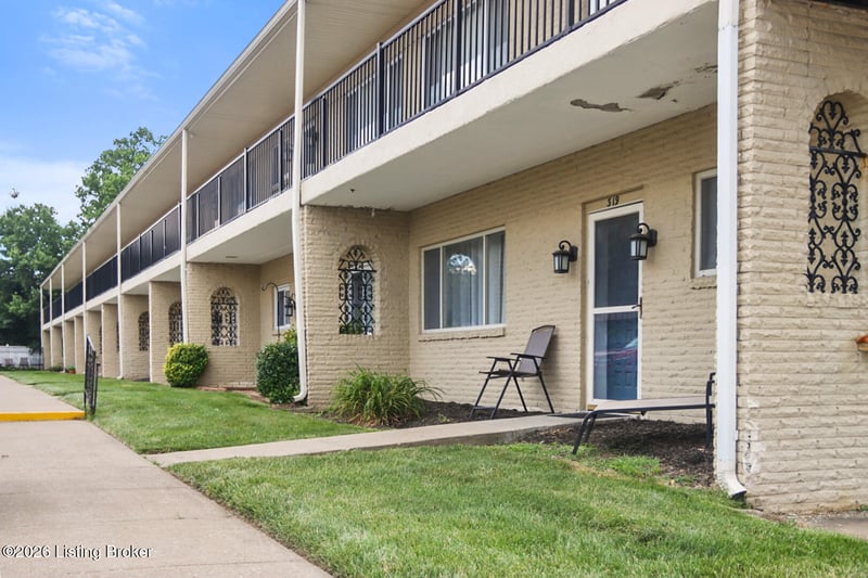 316 Casa Bella Ct #316, Louisville, KY 40220