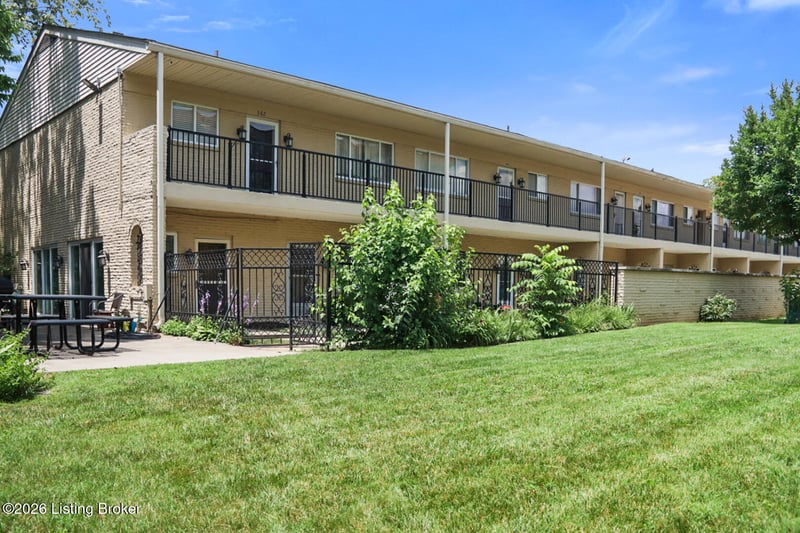 316 Casa Bella Ct #316, Louisville, KY 40220
