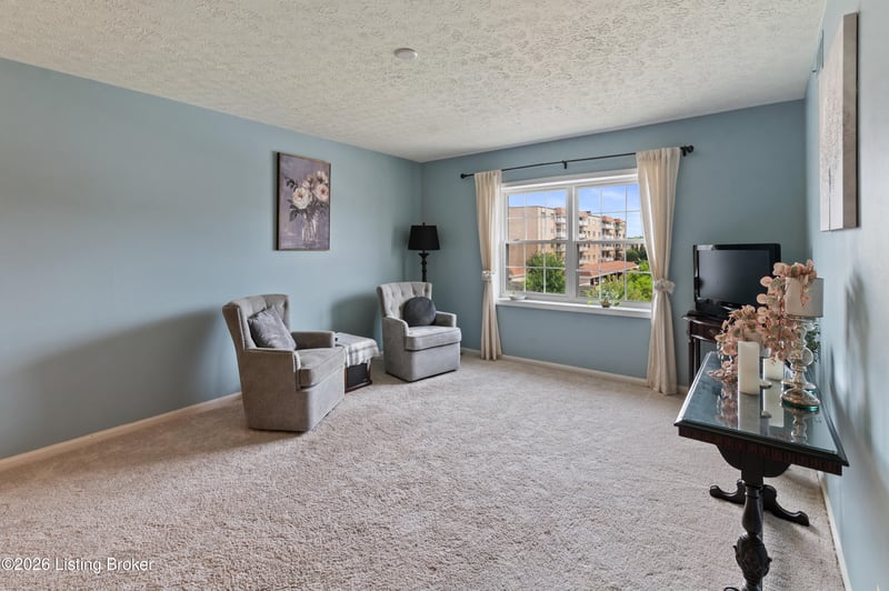 316 El Conquistador Pl, Louisville, KY 40220
