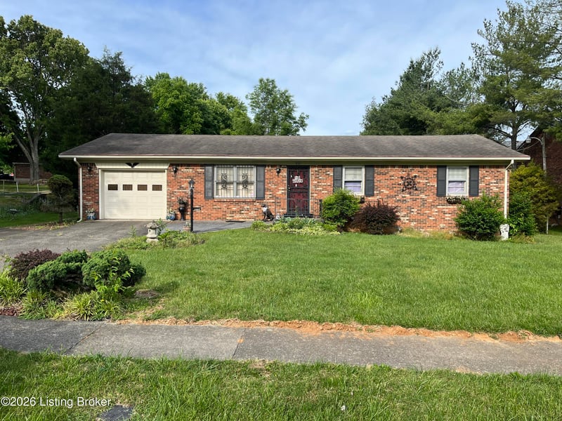317 Berkley Ct, Radcliff, KY 40160