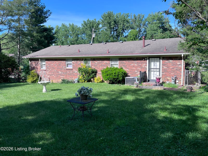 317 Berkley Ct, Radcliff, KY 40160