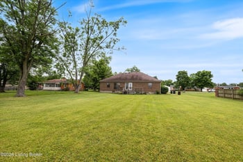 317 Centerview Dr, Shepherdsville, KY 40165