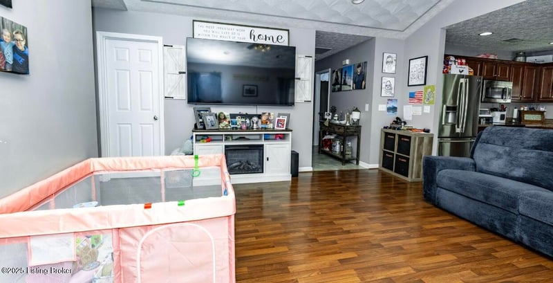 317 Madison Rae Blvd, Shepherdsville, KY 40165