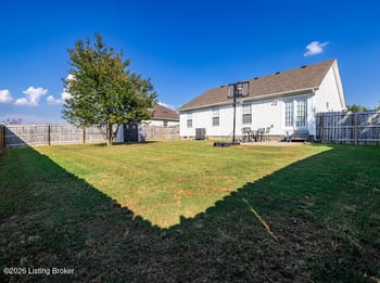 317 Madison Rae Blvd, Shepherdsville, KY 40165