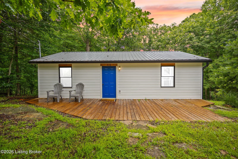 318 Woodland Dr, Mammoth Cave, KY 42259