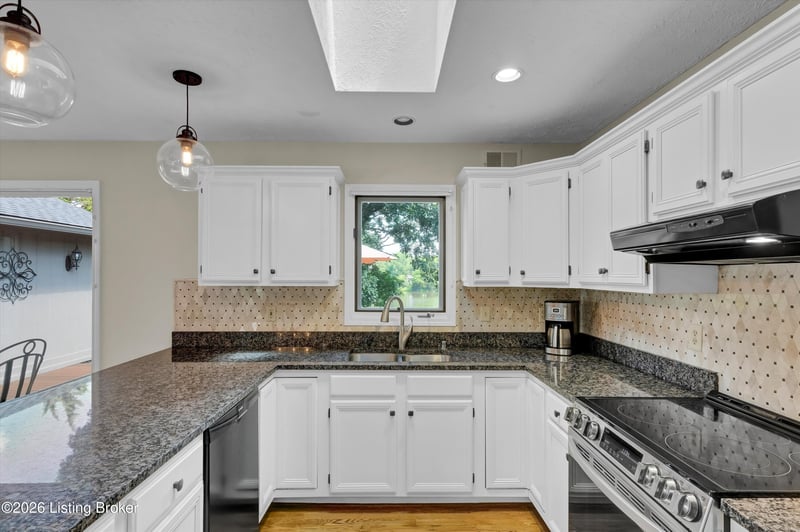 3207 W Mount Zion Rd, Crestwood, KY 40014