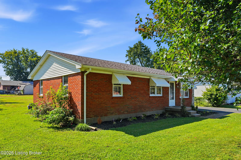 321 Carla Dr, Mt Washington, KY 40047