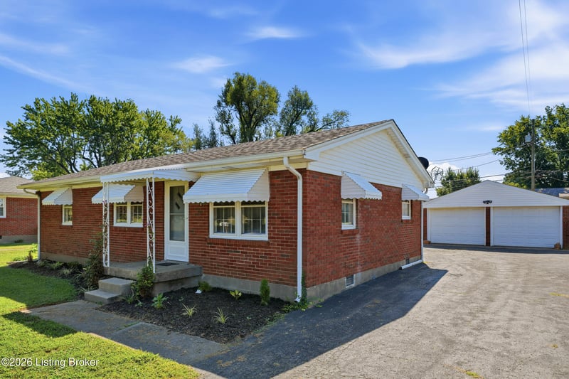 321 Carla Dr, Mt Washington, KY 40047